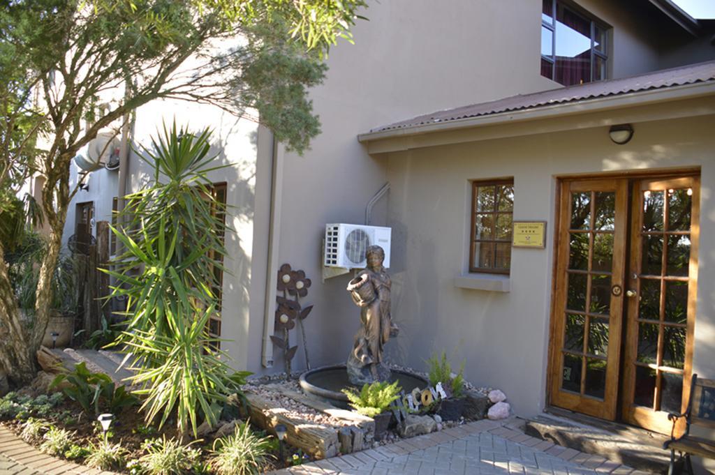Two Bells Guest House Bloemfontein Exteriör bild