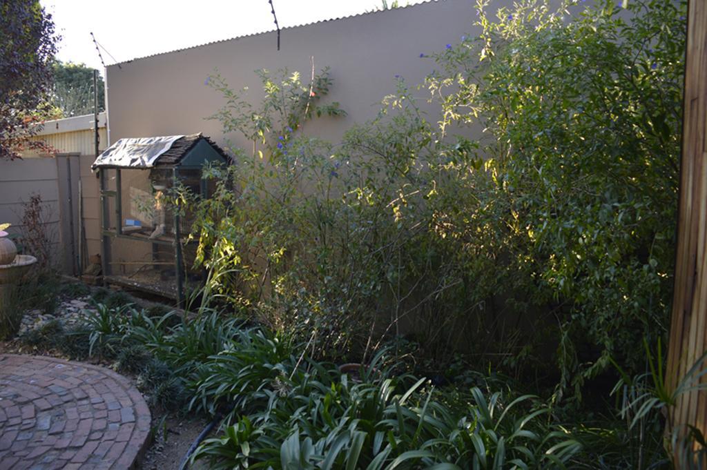 Two Bells Guest House Bloemfontein Exteriör bild
